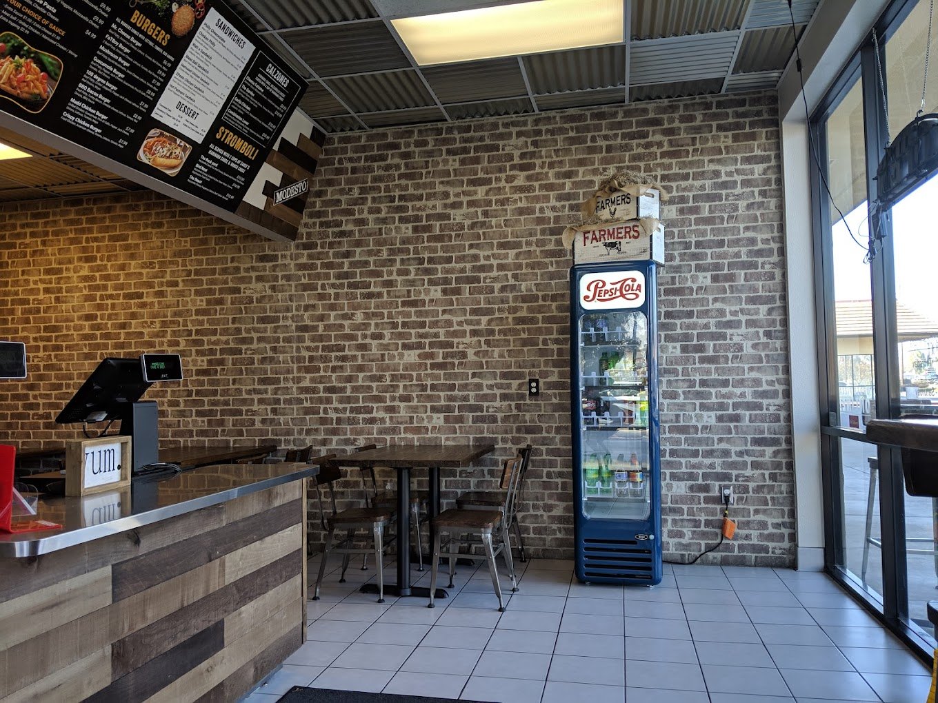 Nizario’s Pizza & Grill